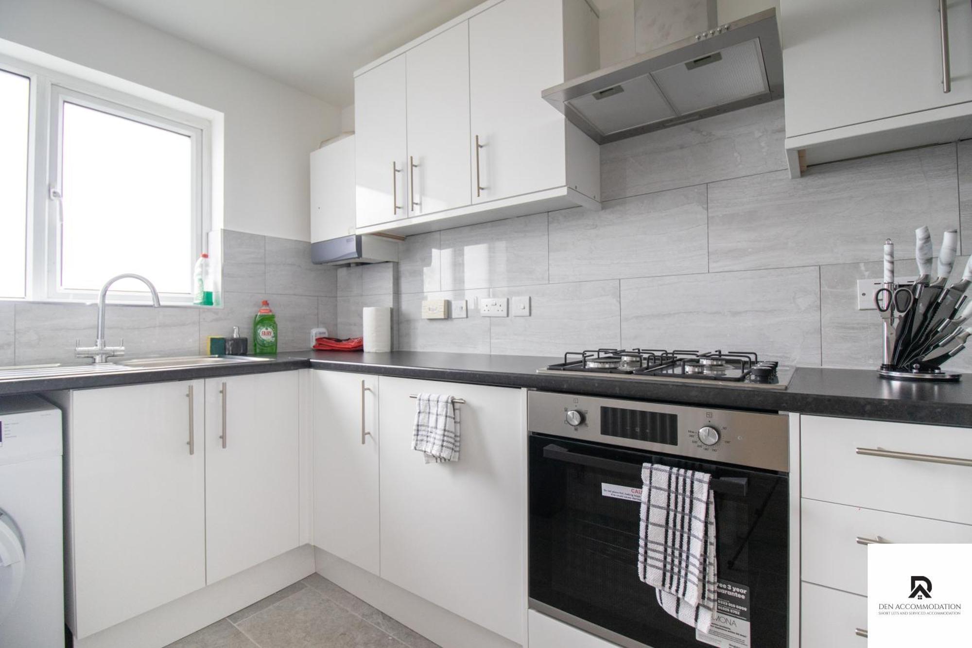 Newly Launched Two Bedroom House By Den Accommodation Short Lets & Serviced Accommodation With Garden Londres Exterior foto
