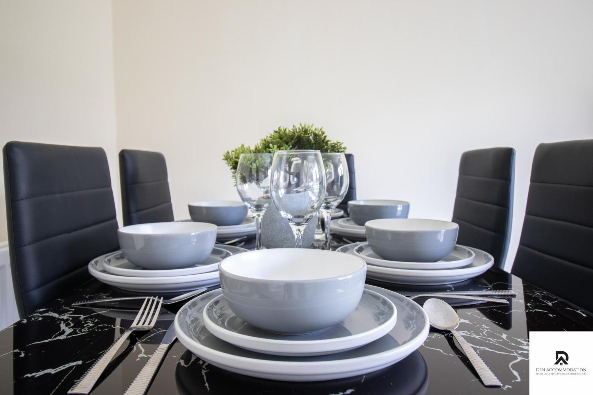 Newly Launched Two Bedroom House By Den Accommodation Short Lets & Serviced Accommodation With Garden Londres Exterior foto