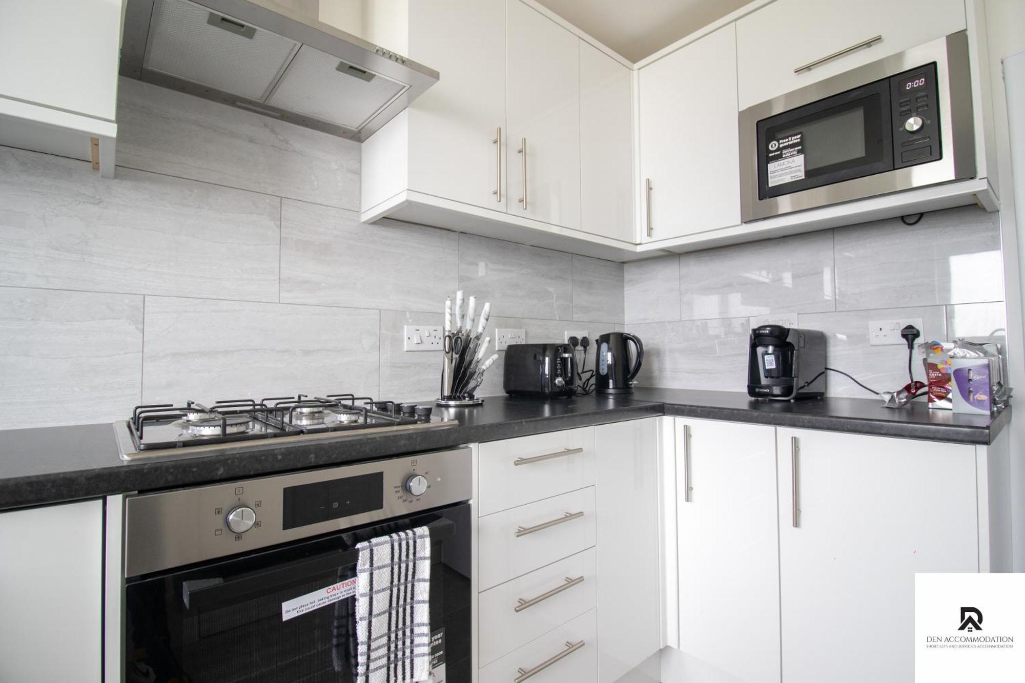 Newly Launched Two Bedroom House By Den Accommodation Short Lets & Serviced Accommodation With Garden Londres Exterior foto